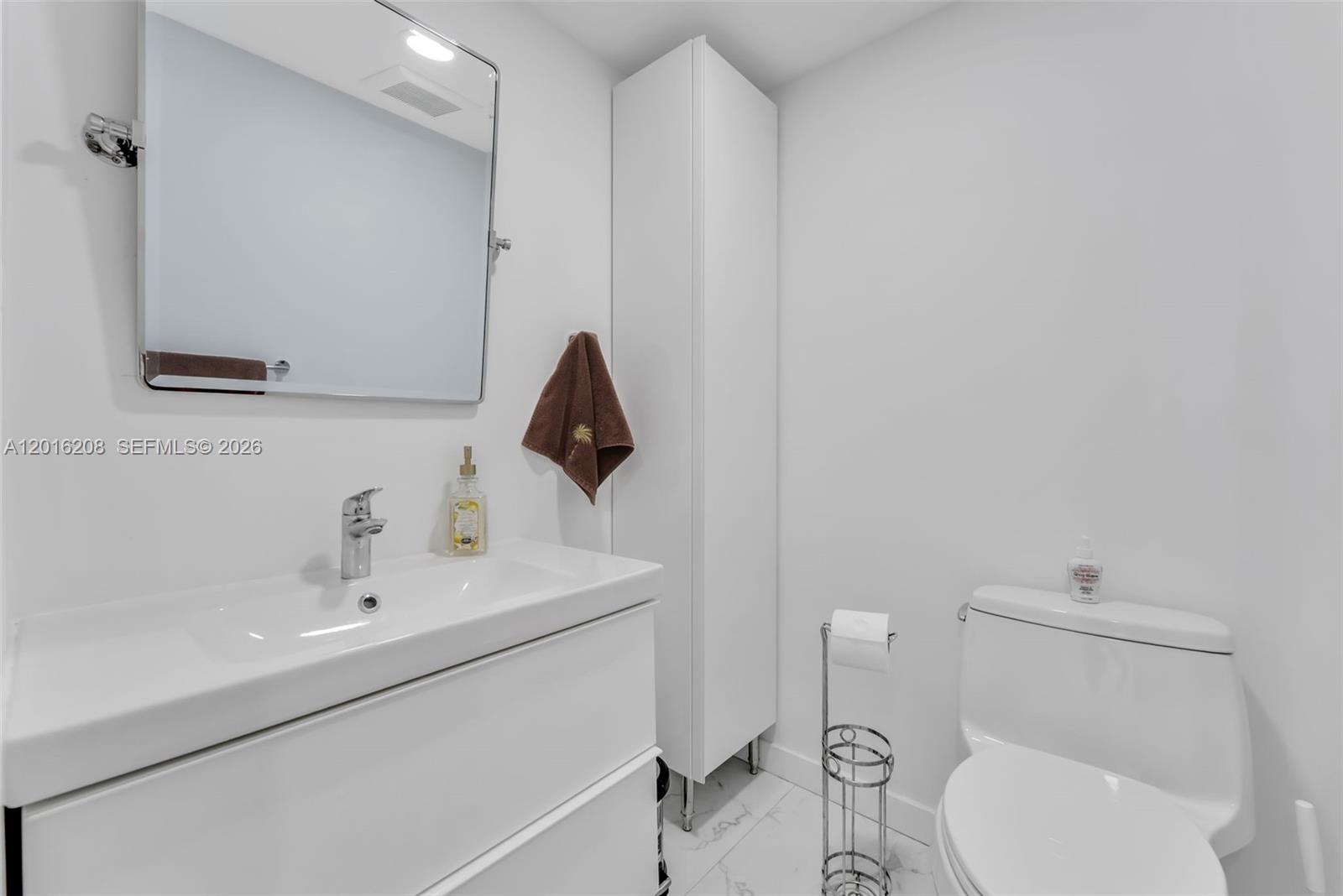 See details 15Q 3 / 3 1740 sq. ft. $ 2026-05-10 0 Photo