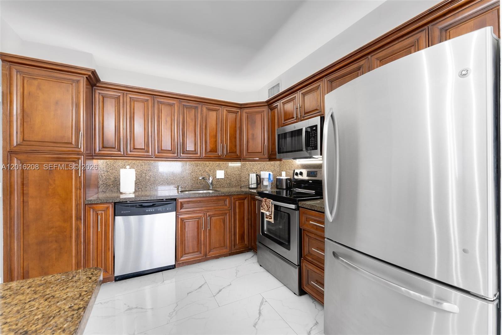 See details 15Q 3 / 3 1740 sq. ft. $ 2026-05-10 0 Photo