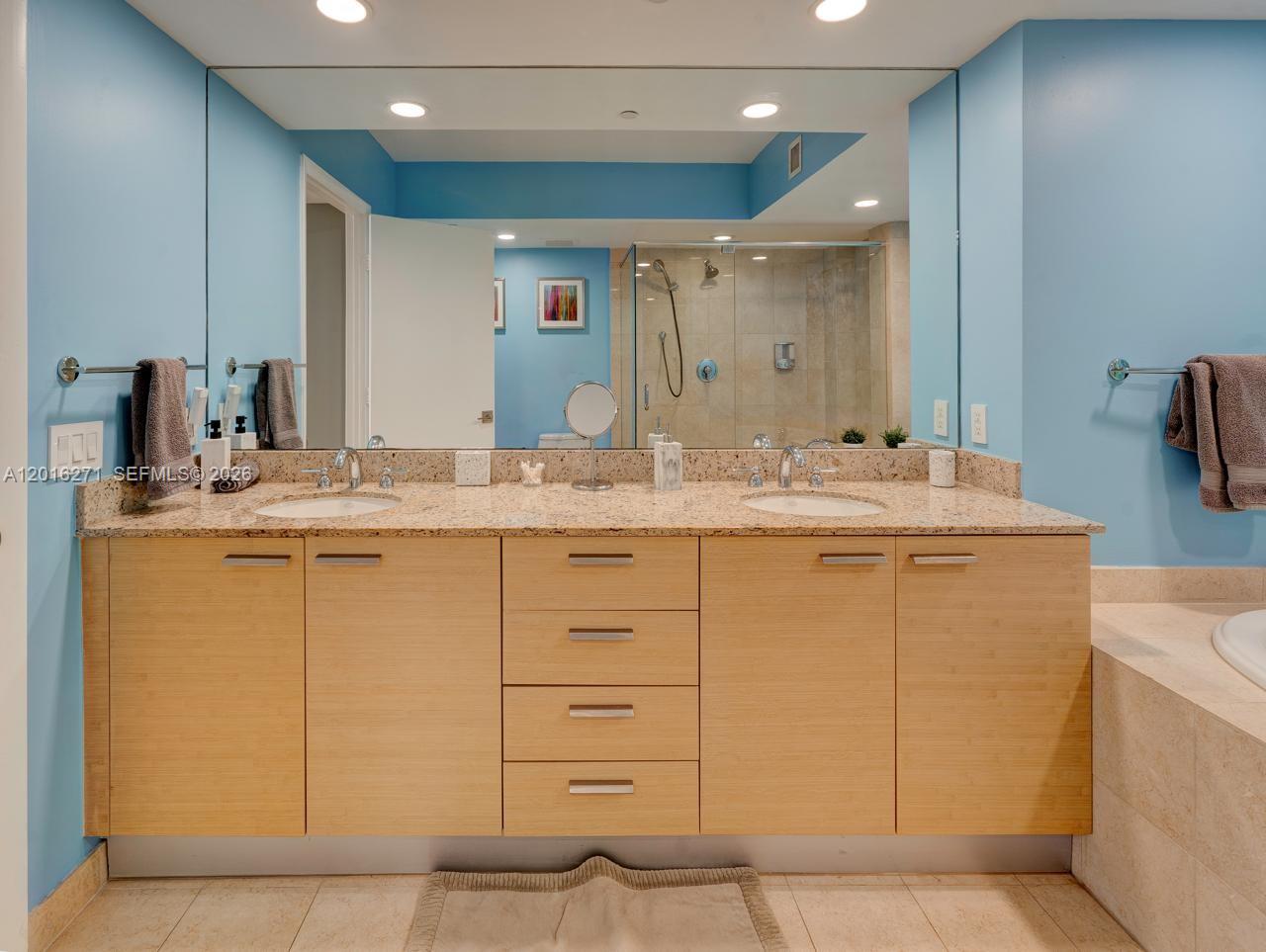 See details 4903 3 / 3 1733 sq. ft. $ 2026-05-10 0 Photo