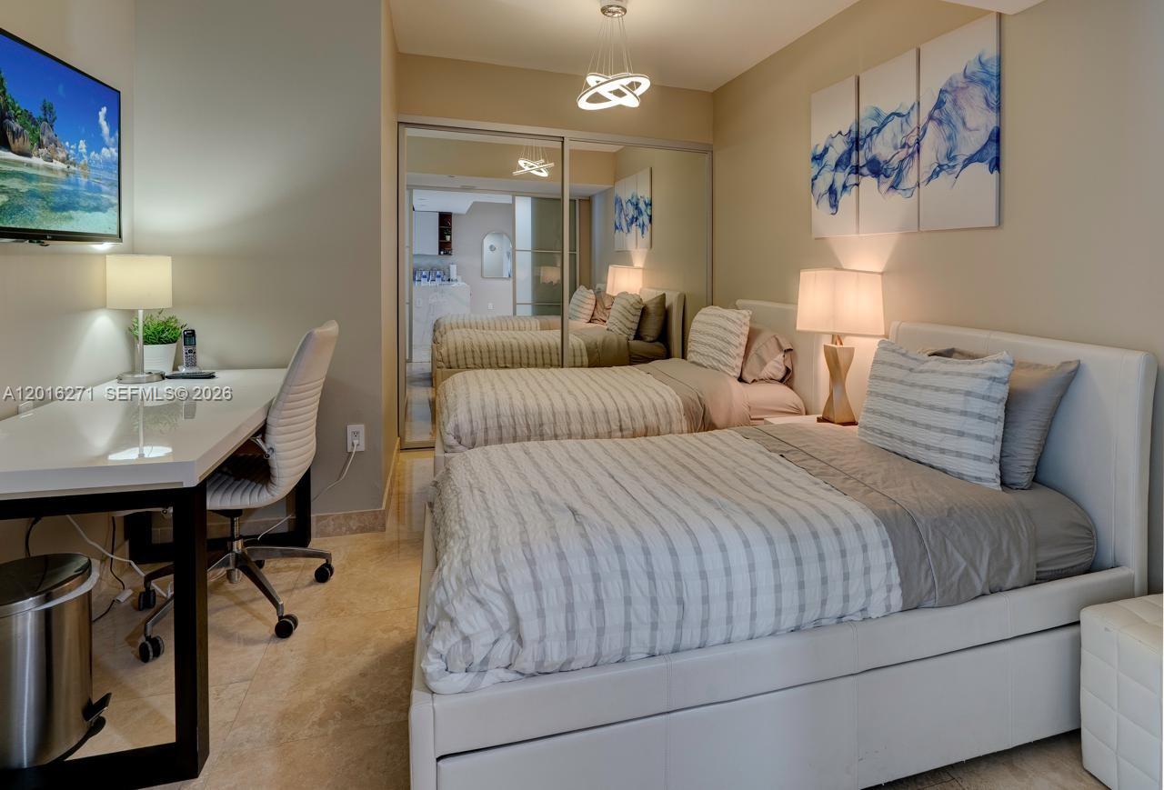 See details 4903 3 / 3 1733 sq. ft. $ 2026-05-10 0 Photo
