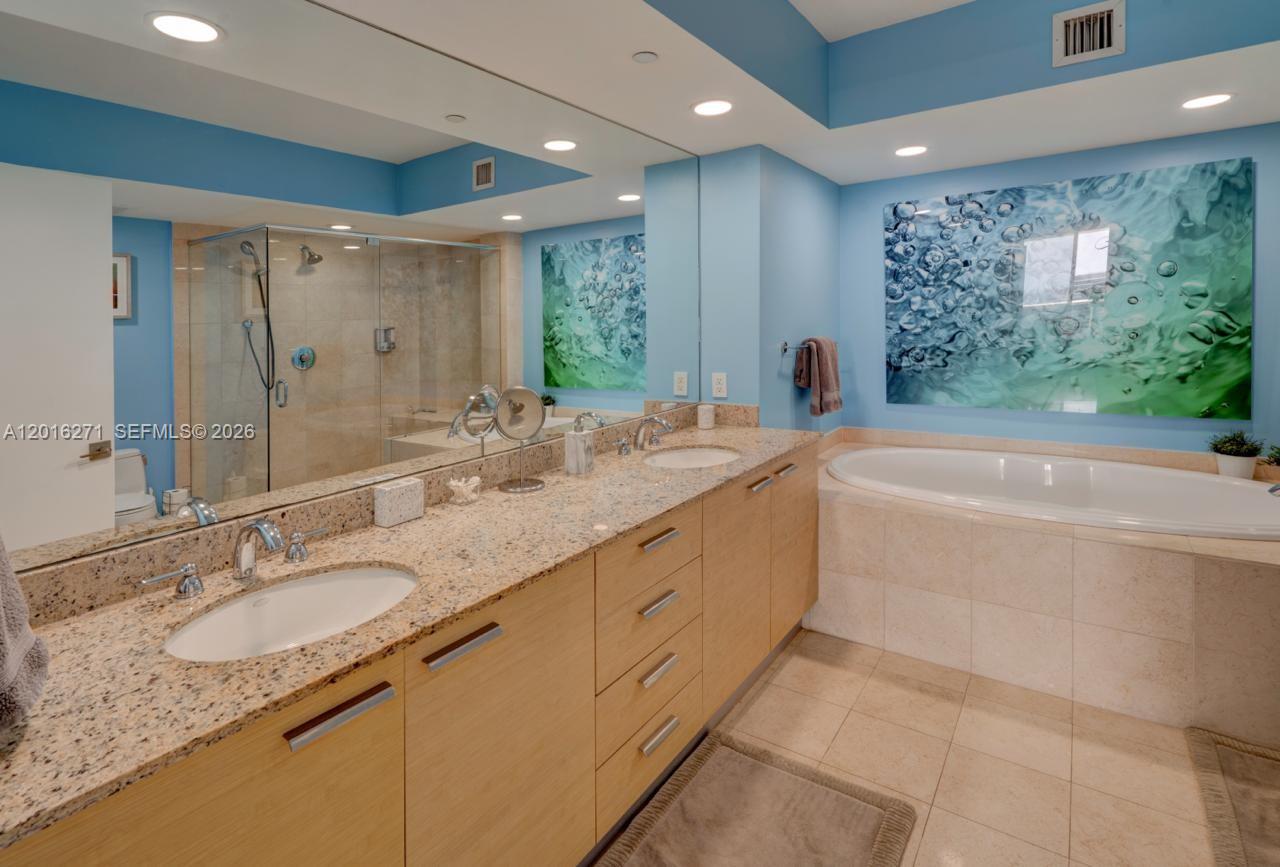 See details 4903 3 / 3 1733 sq. ft. $ 2026-05-10 0 Photo