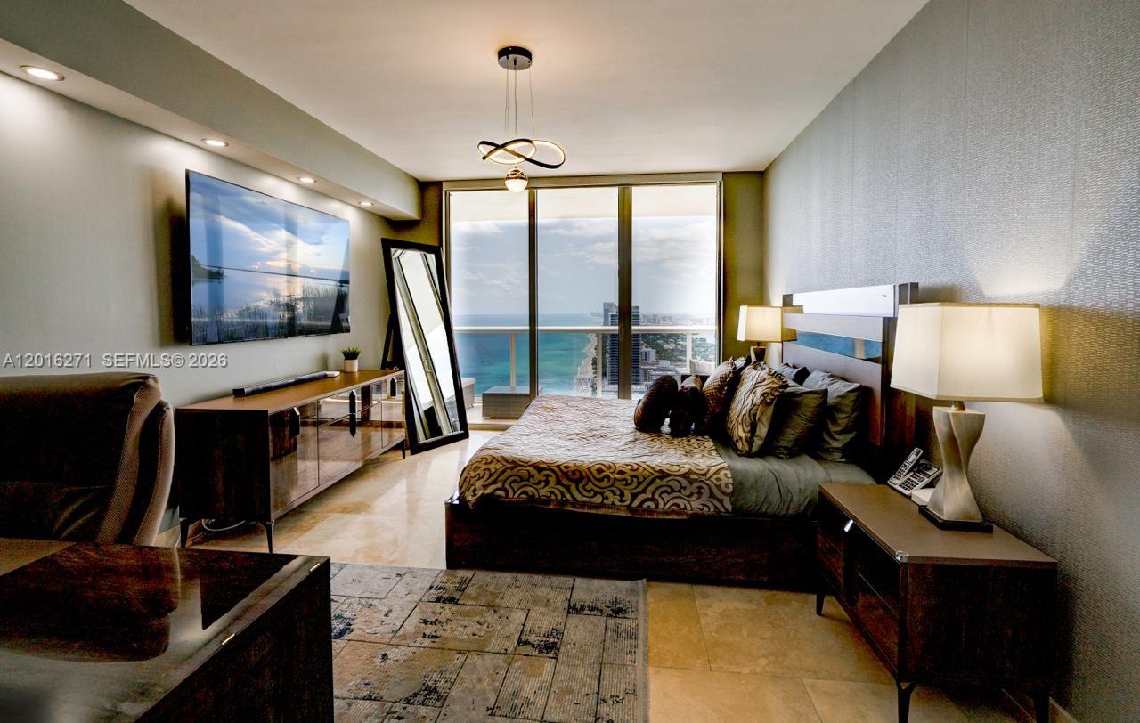 See details 4903 3 / 3 1733 sq. ft. $ 2026-05-10 0 Photo