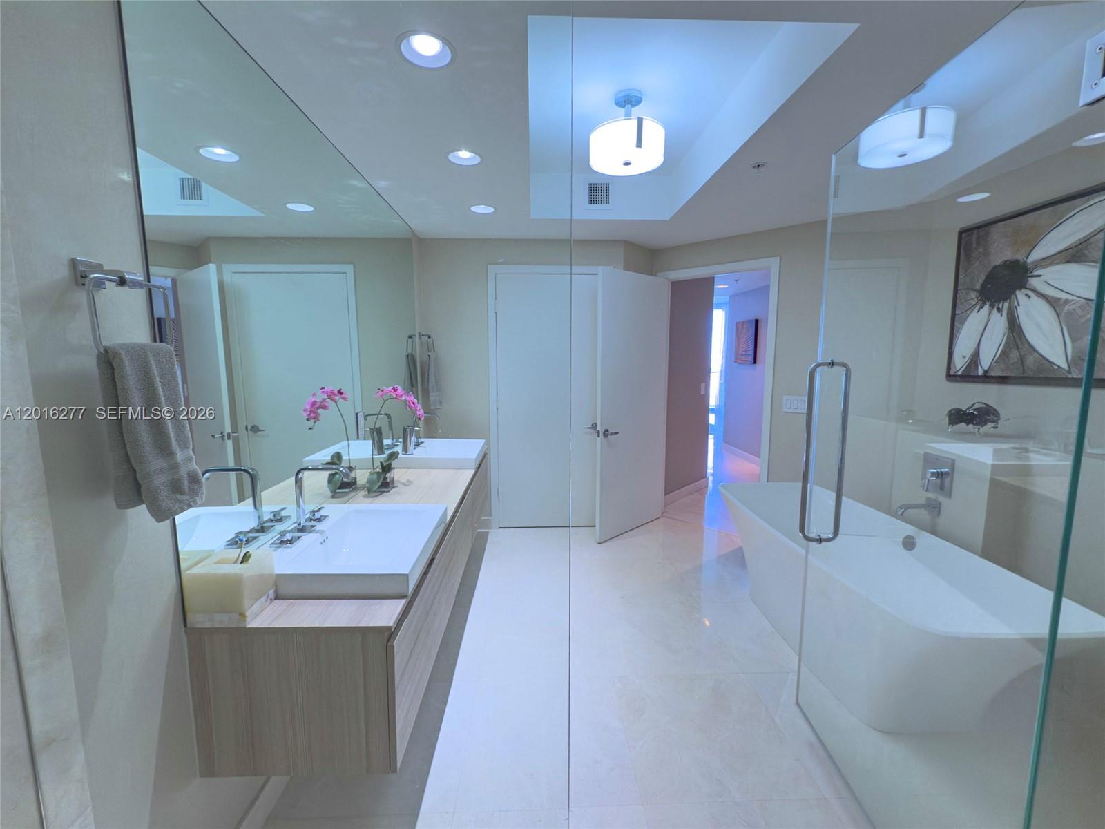 Photo of 17111 Biscayne Blvd #1705, North Miami Beach, Florida, 33160 -
