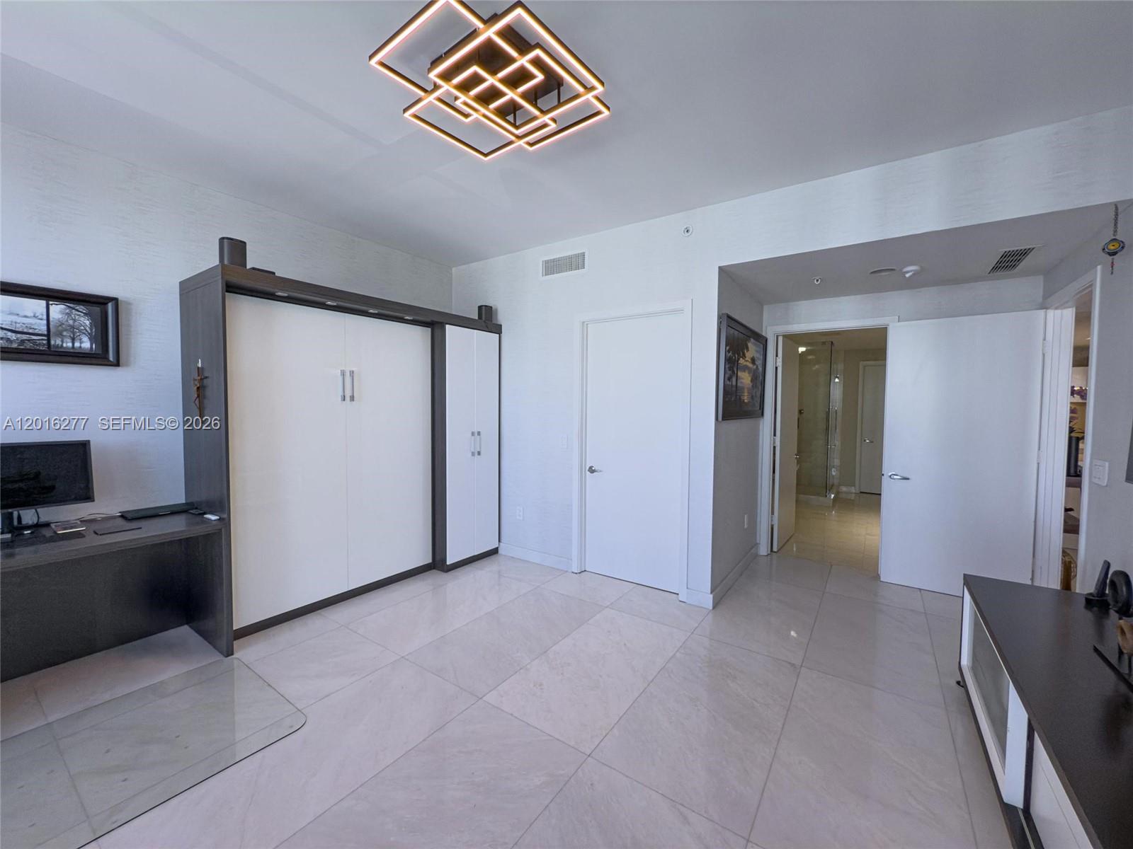 Photo of 17111 Biscayne Blvd #1705, North Miami Beach, Florida, 33160 -
