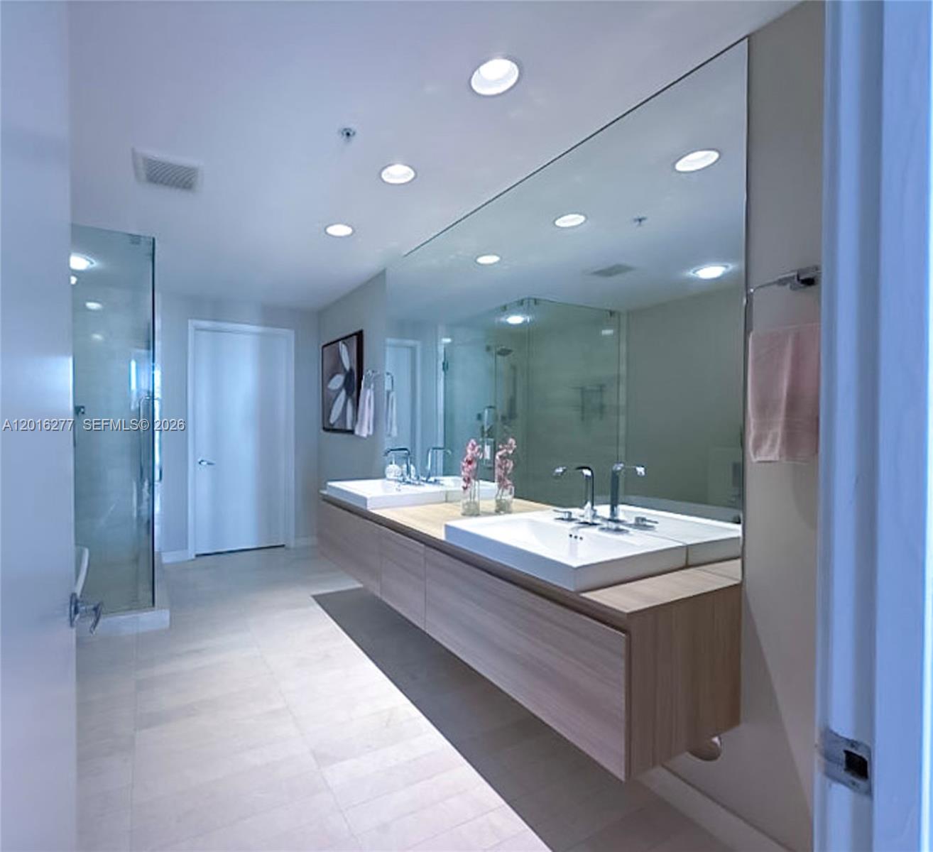 Photo of 17111 Biscayne Blvd #1705, North Miami Beach, Florida, 33160 -