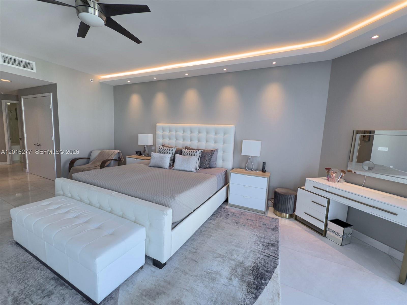 Photo of 17111 Biscayne Blvd #1705, North Miami Beach, Florida, 33160 -