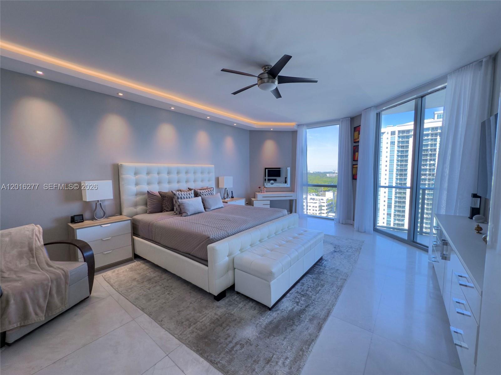 Photo of 17111 Biscayne Blvd #1705, North Miami Beach, Florida, 33160 -