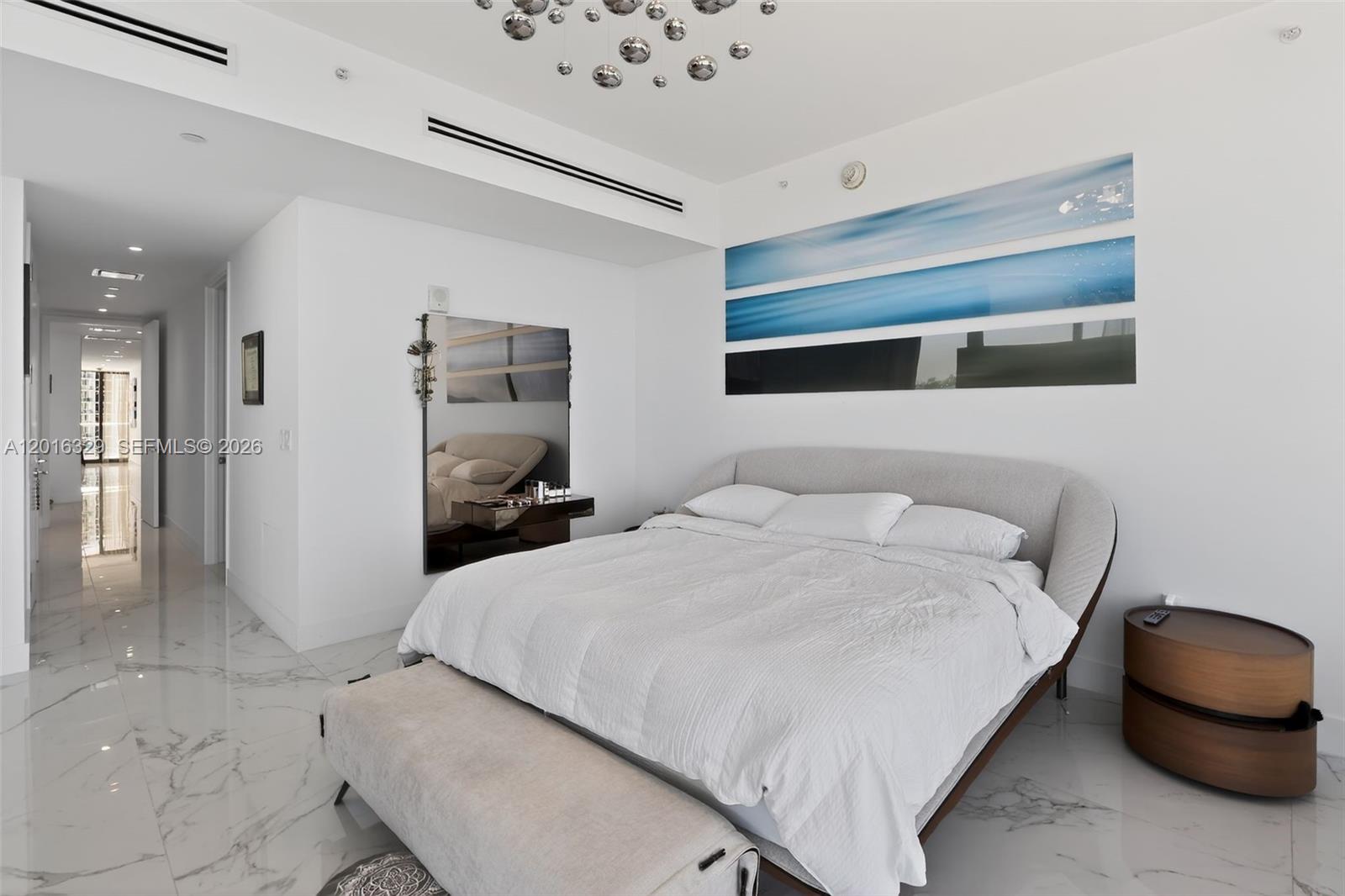 805 4 / 6 3204 sq. ft. $ 2026-05-11 0 Photo
