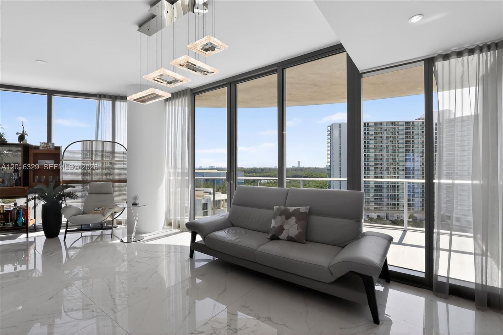 805 4 / 6 3204 sq. ft. $ 2026-05-11 0 Photo