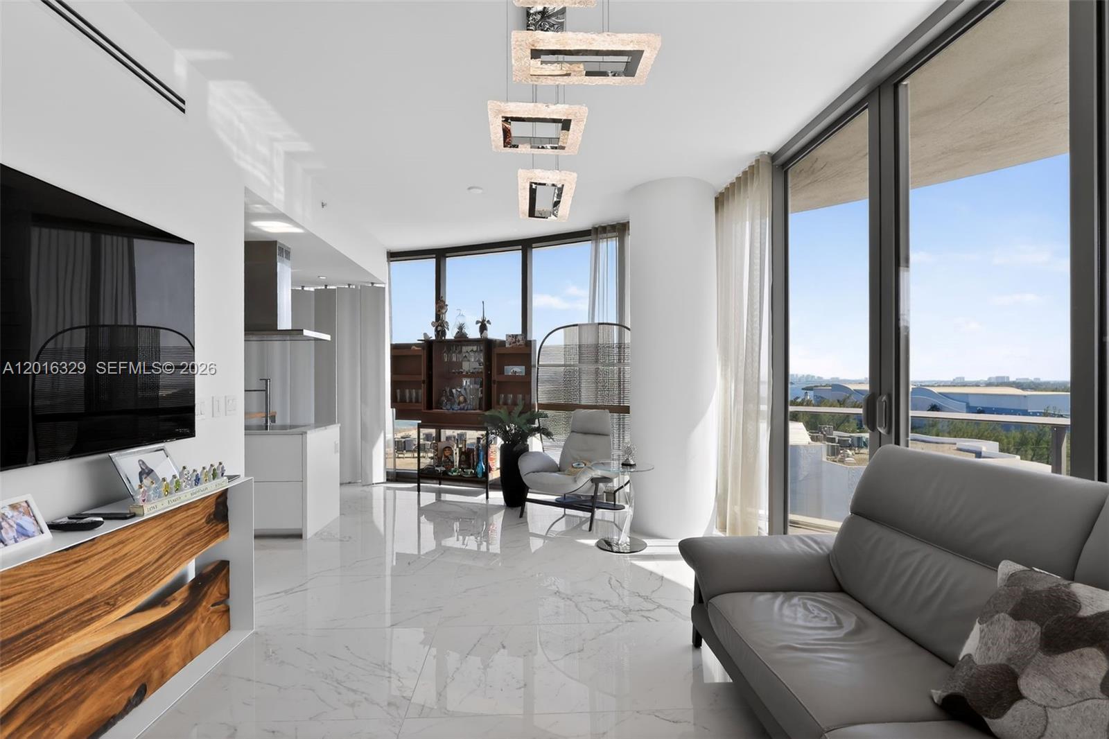 805 4 / 6 3204 sq. ft. $ 2026-05-11 0 Photo
