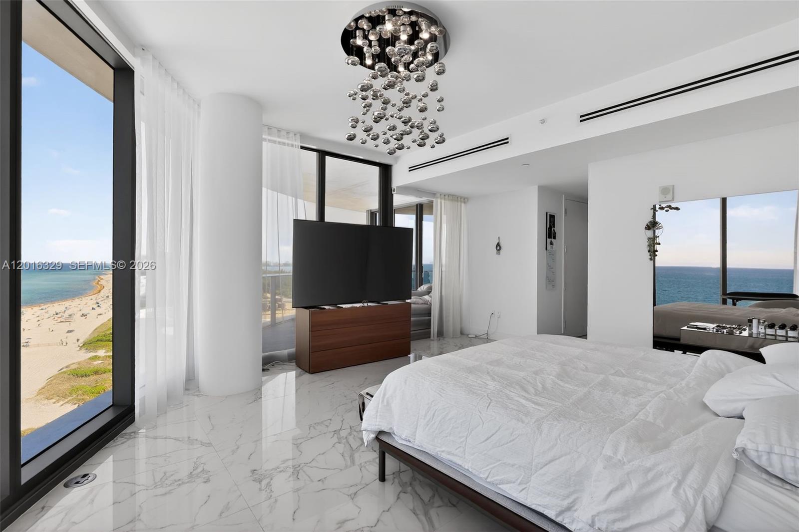 805 4 / 6 3204 sq. ft. $ 2026-05-11 0 Photo