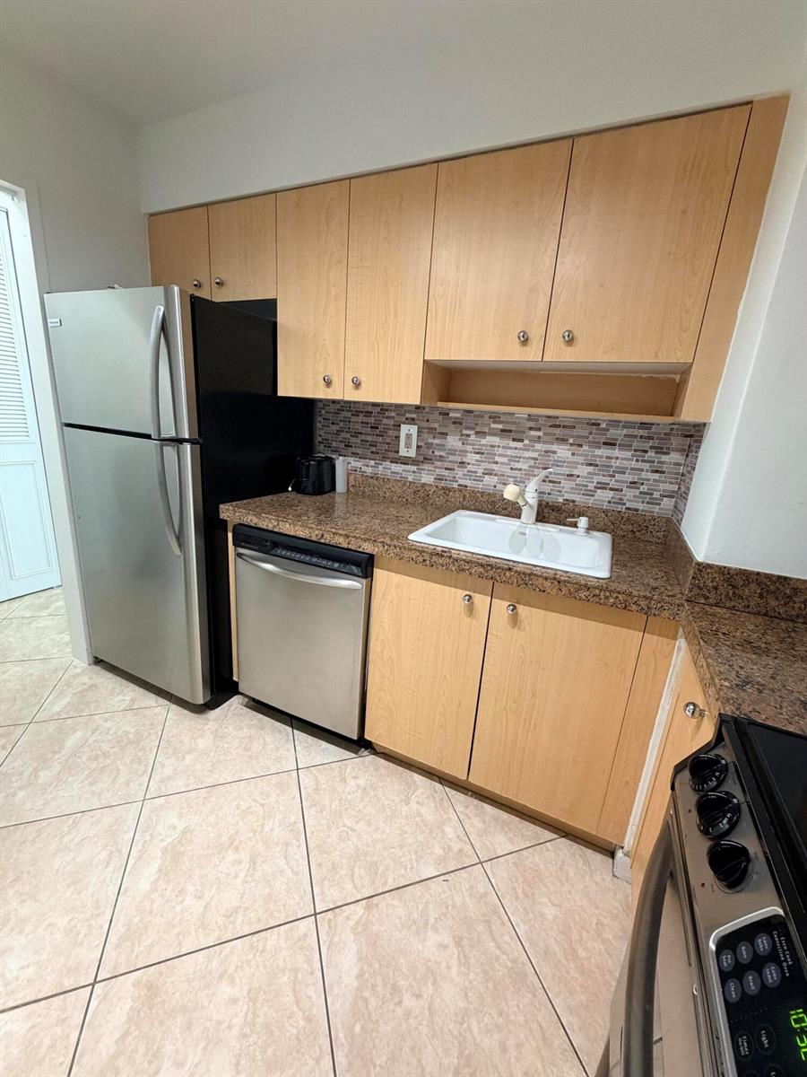 Photo of 9195 Collins #913, Surfside, Florida, 33154 - Kitchen