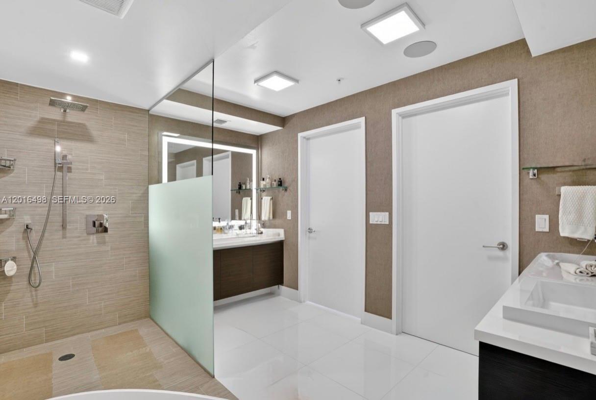 See details 5-2301 3 / 4 1892 sq. ft. $ 2026-05-26 0 Photo