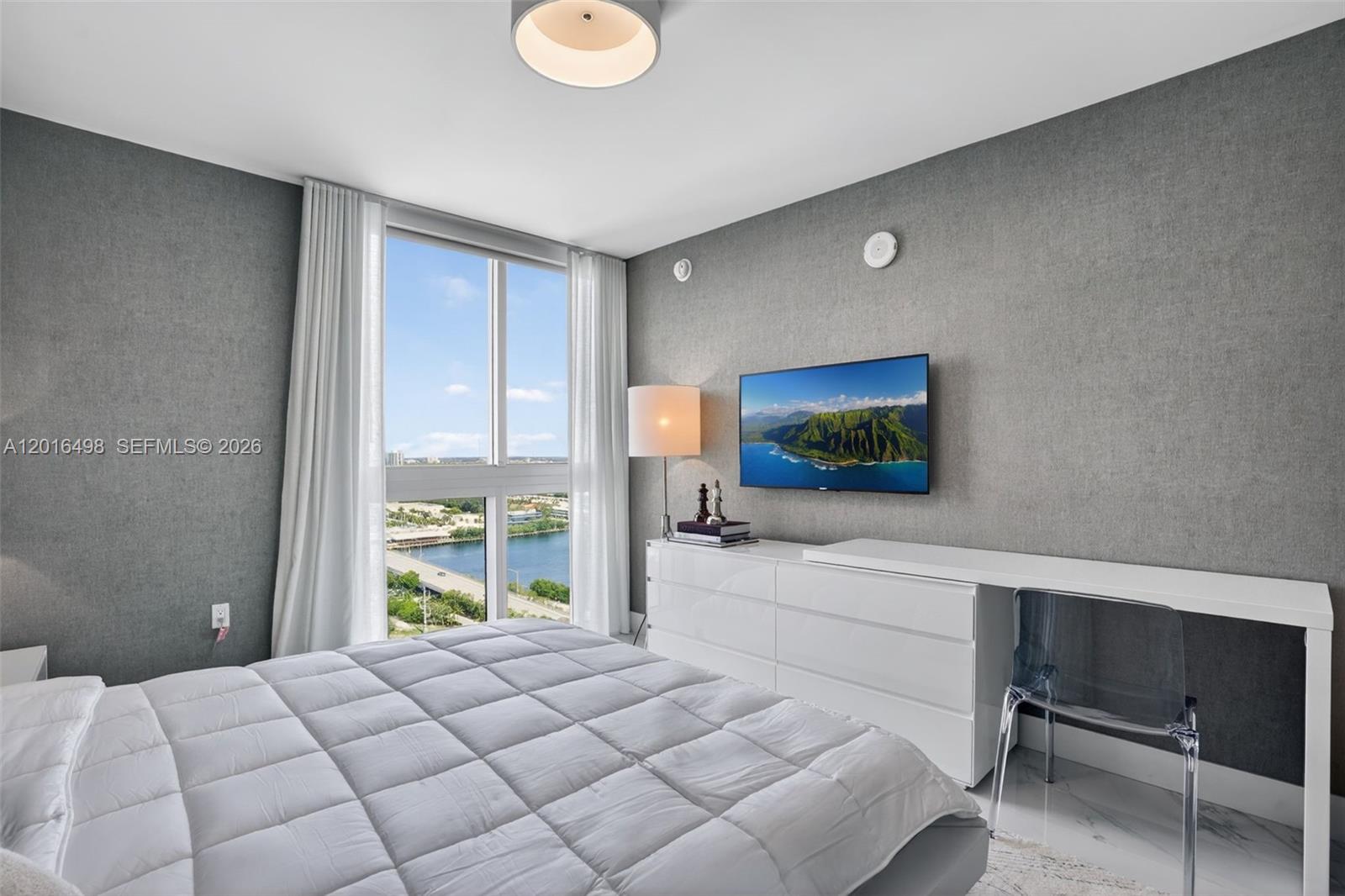 See details 5-2301 3 / 4 1892 sq. ft. $ 2026-05-26 0 Photo