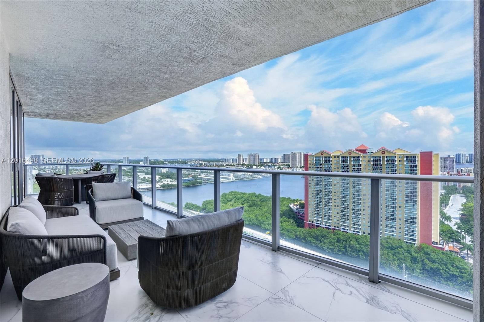 See details 5-2301 3 / 4 1892 sq. ft. $ 2026-05-26 0 Photo