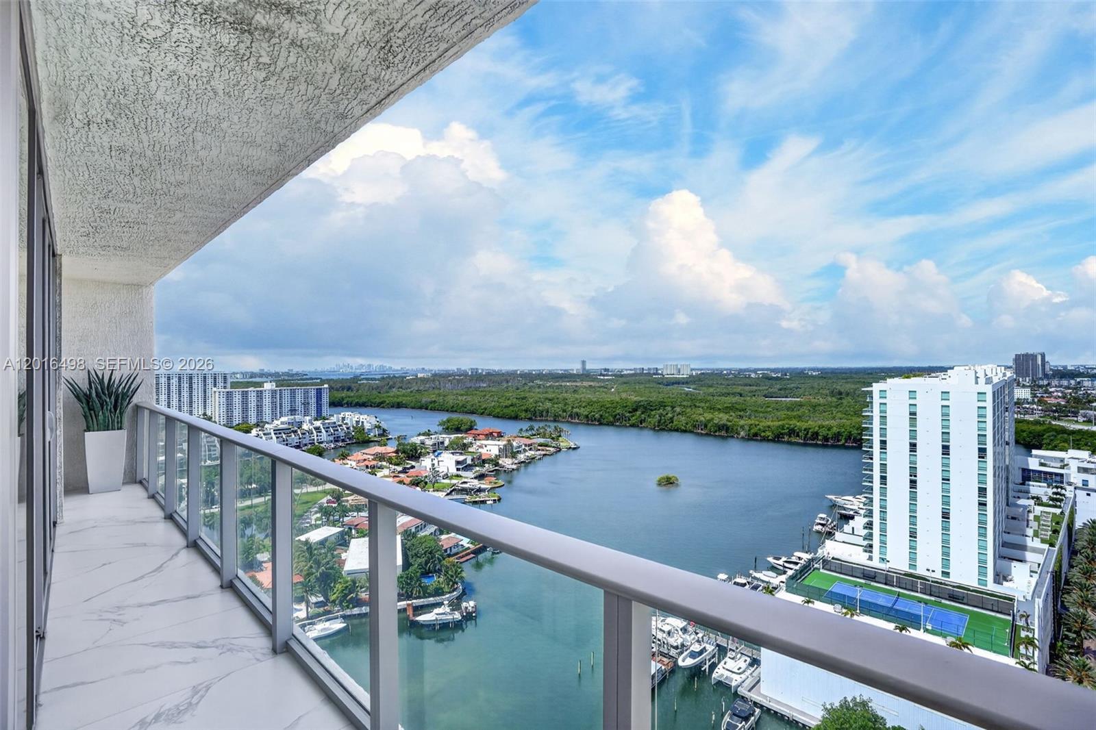 See details 5-2301 3 / 4 1892 sq. ft. $ 2026-05-26 0 Photo