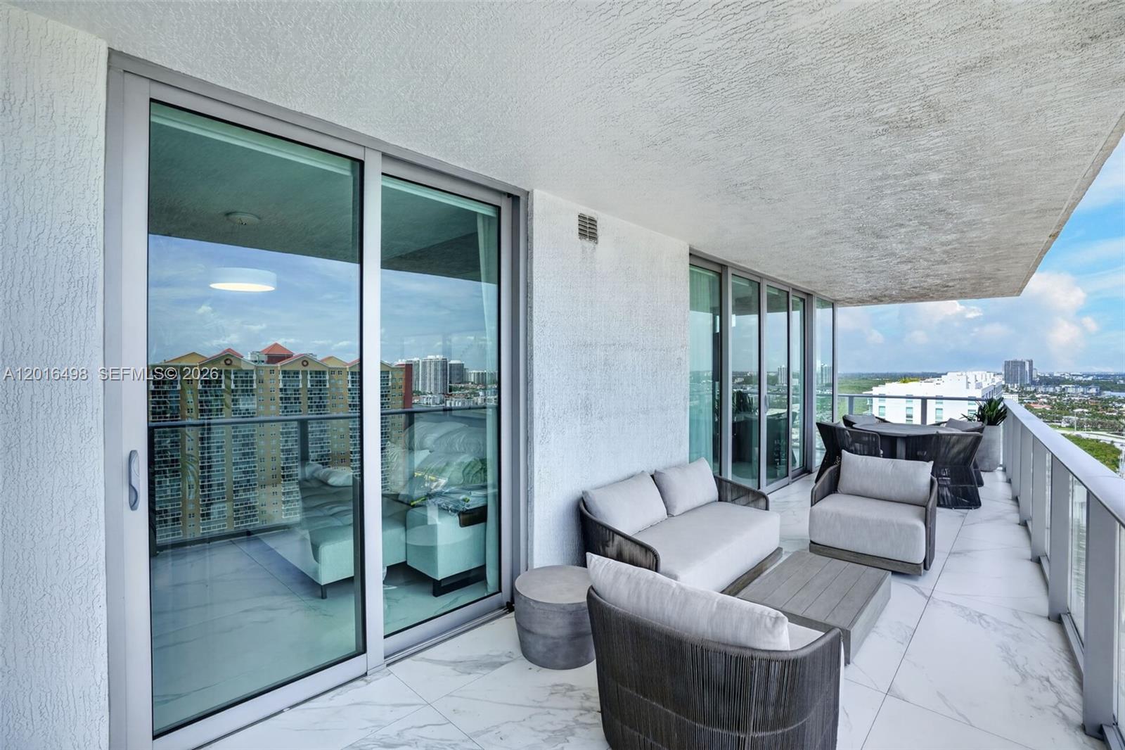 See details 5-2301 3 / 4 1892 sq. ft. $ 2026-05-26 0 Photo