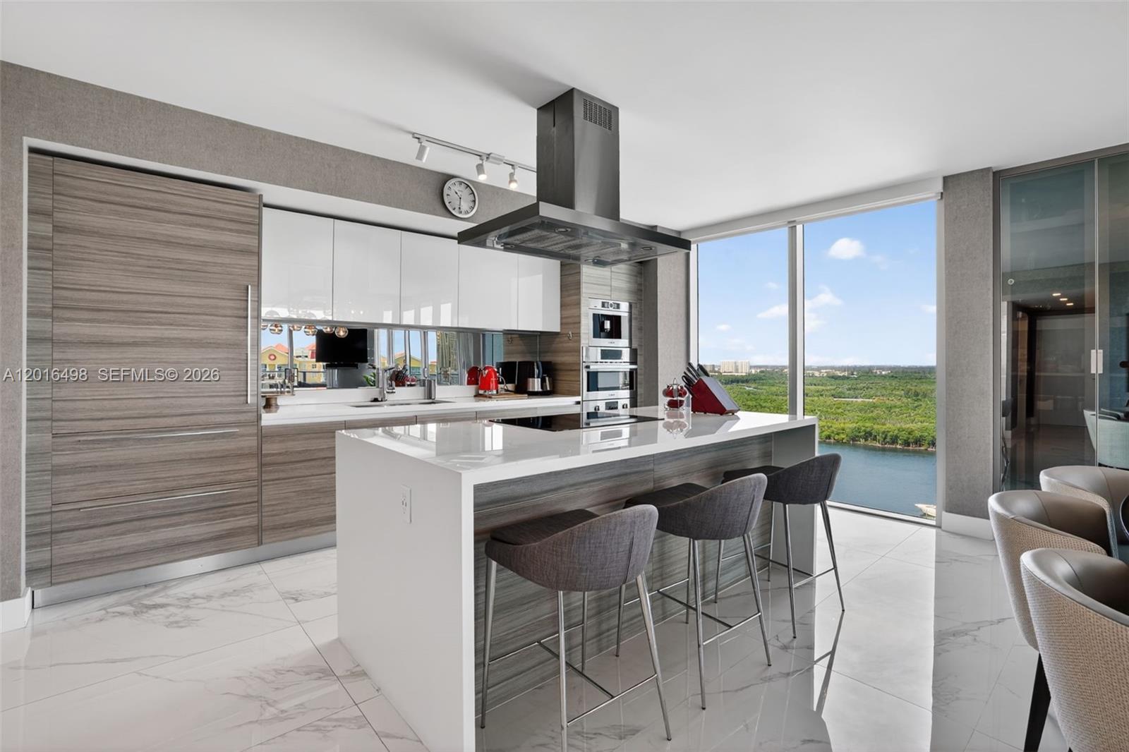 See details 5-2301 3 / 4 1892 sq. ft. $ 2026-05-26 0 Photo