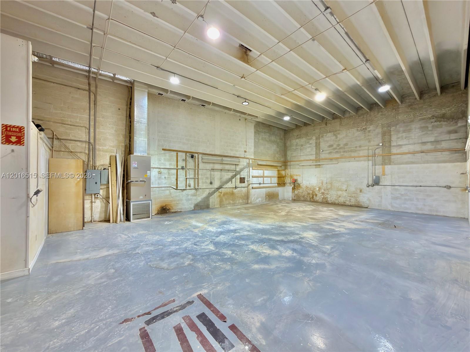 12  /   sq. ft. $ 2026-05-11 0 Photo