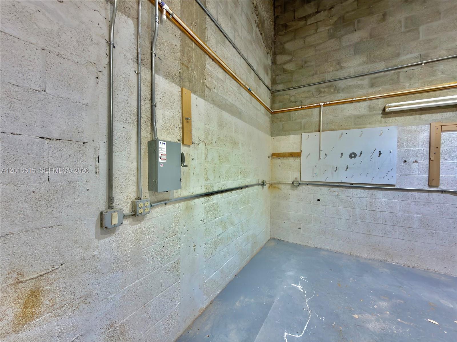 12  /   sq. ft. $ 2026-05-11 0 Photo
