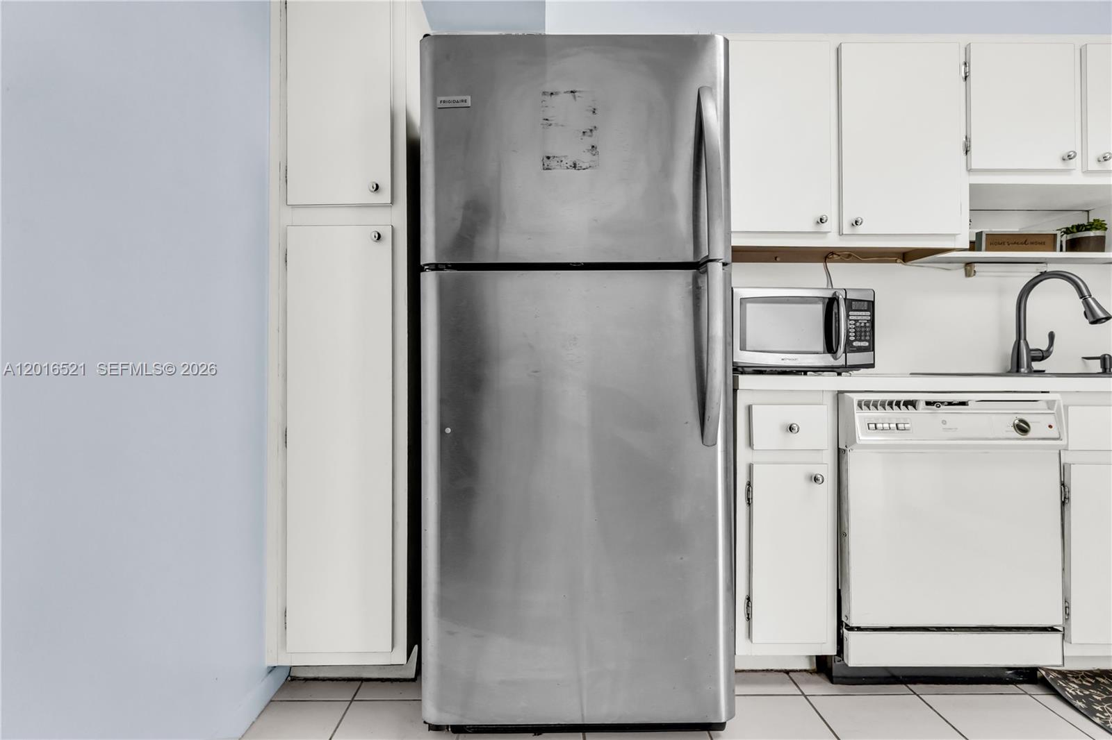 See details 812 2 / 2 1132 sq. ft. $ 2026-05-11 0 Photo