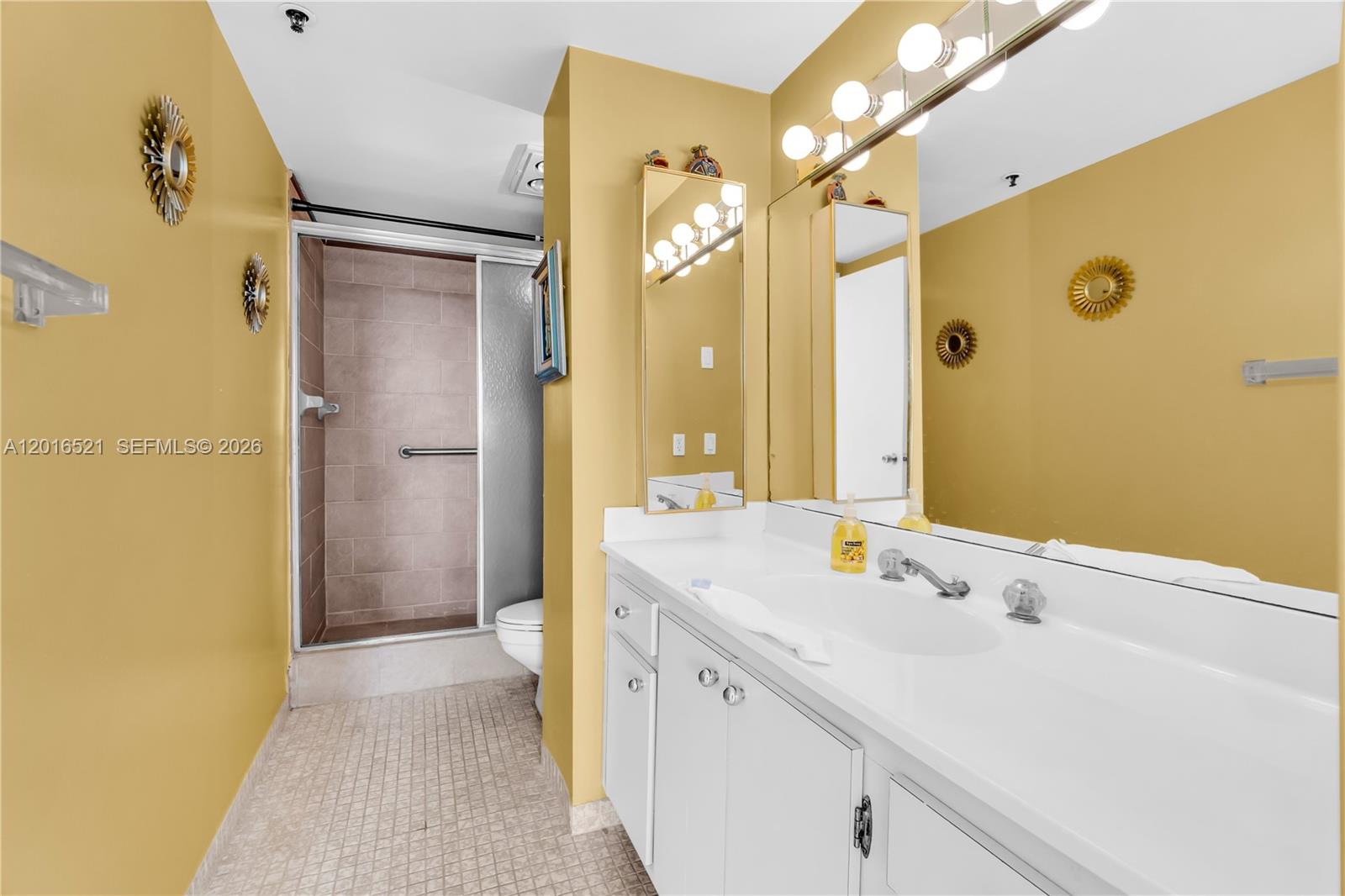 See details 812 2 / 2 1132 sq. ft. $ 2026-05-11 0 Photo