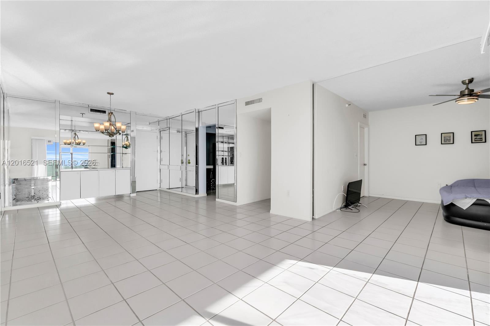 See details 812 2 / 2 1132 sq. ft. $ 2026-05-11 0 Photo