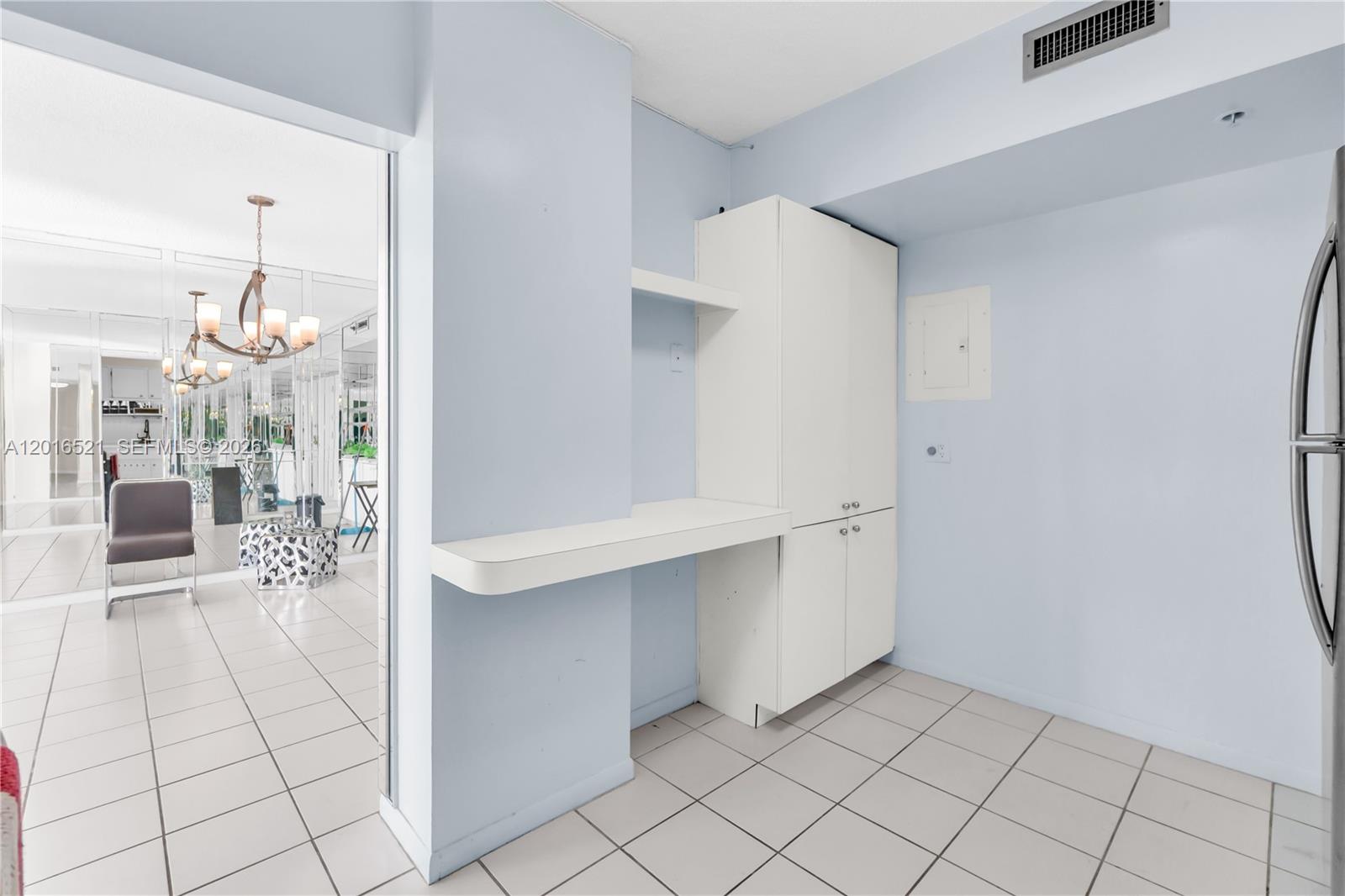 See details 812 2 / 2 1132 sq. ft. $ 2026-05-11 0 Photo