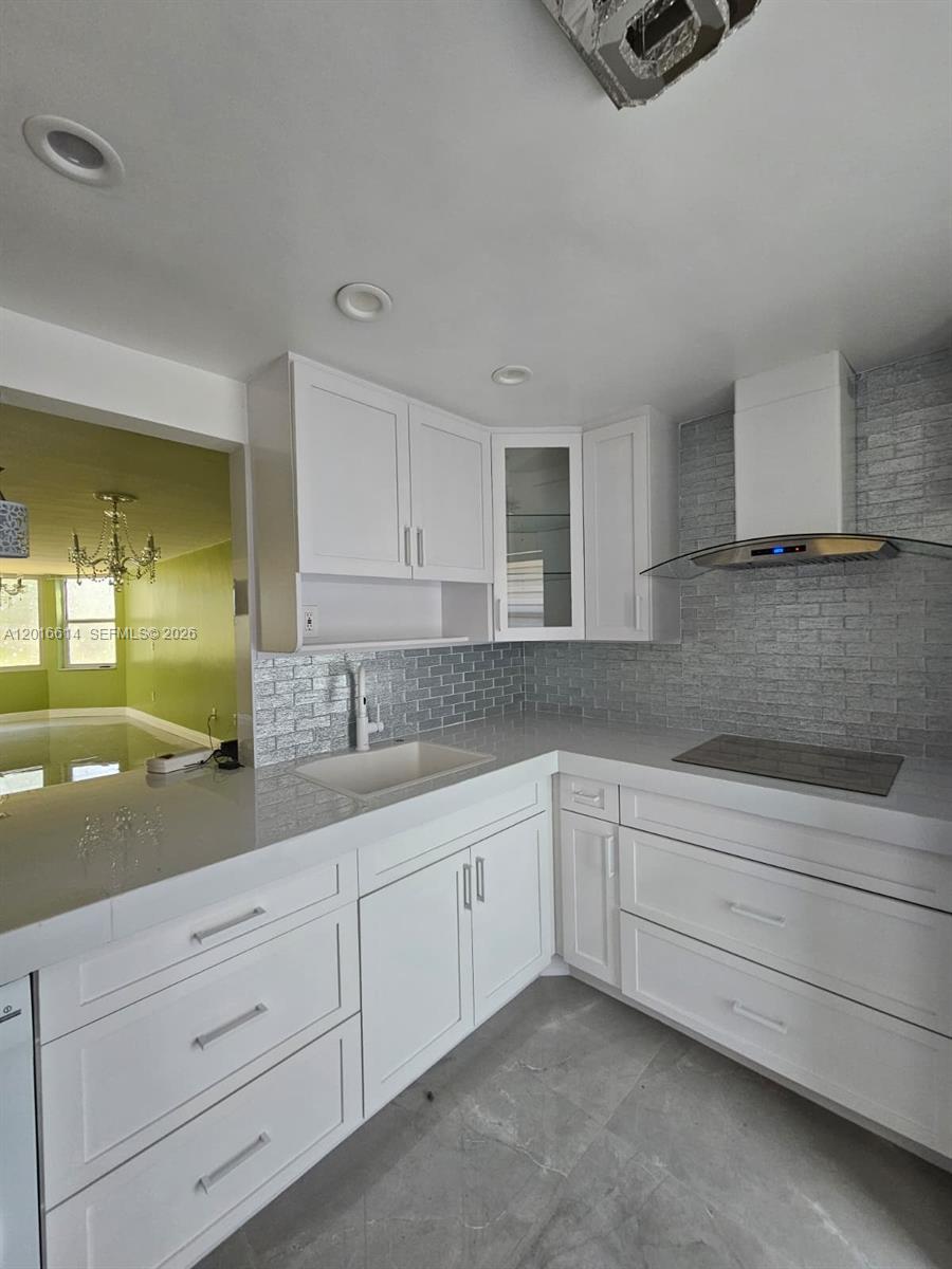 Ver detalles F103 1 / 2 898 sq. ft. $ 2026-05-11 0 foto