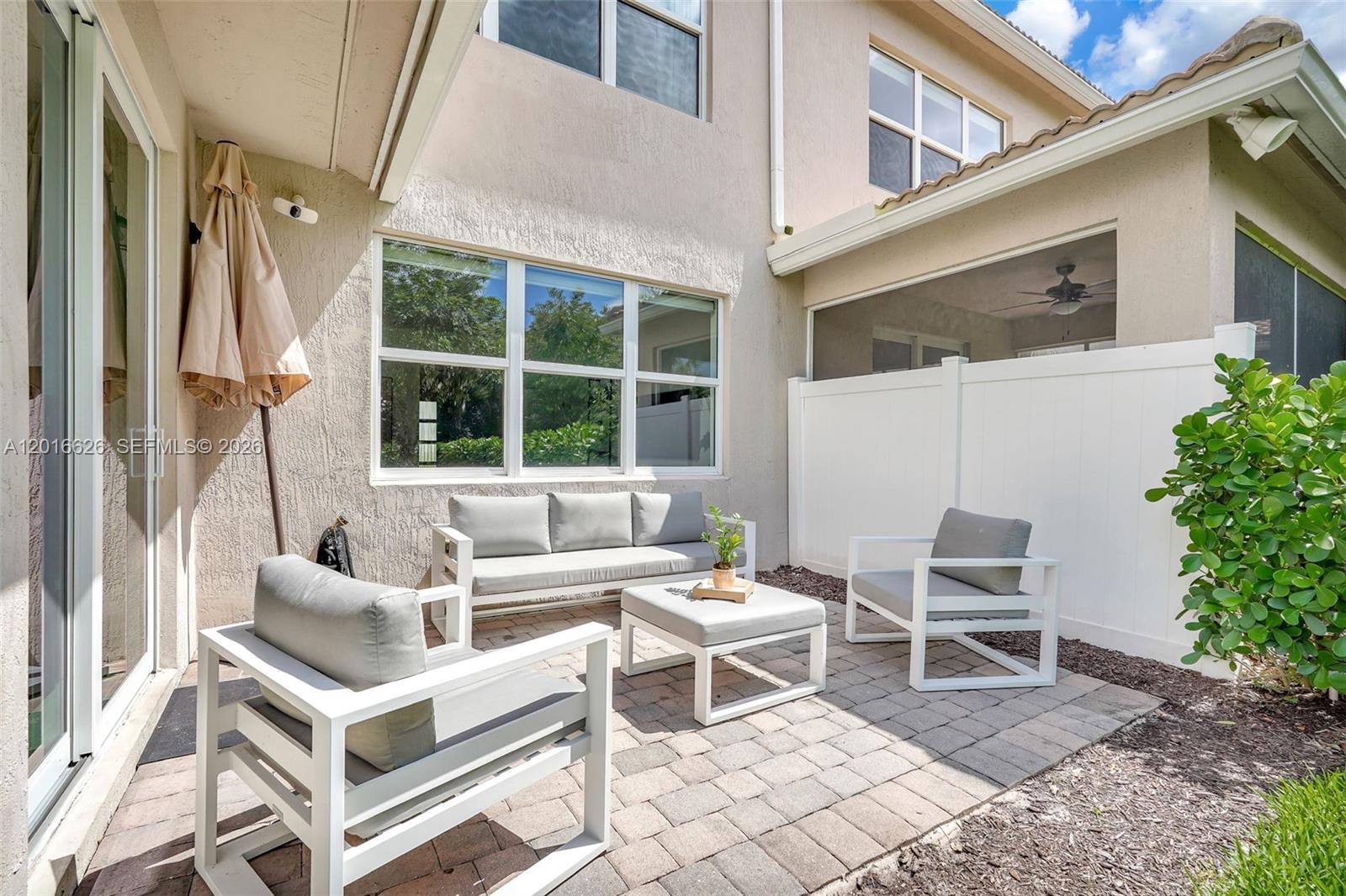Ver detalles 4774 3 / 3 2174 sq. ft. $ 2026-05-11 0 foto