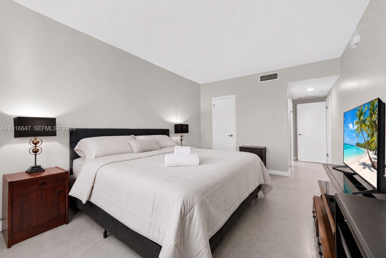 19L 1 / 2 870 sq. ft. $ 2026-05-24 0 Photo