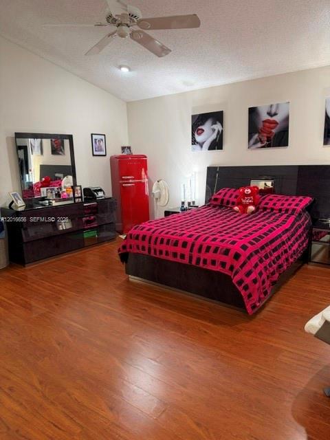 Ver detalles 14630 4 / 2 2459 sq. ft. $ 2026-05-11 0 foto
