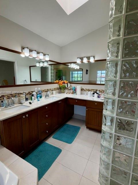 Ver detalles 14630 4 / 2 2459 sq. ft. $ 2026-05-11 0 foto