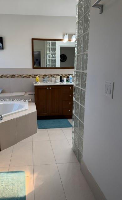 Ver detalles 14630 4 / 2 2459 sq. ft. $ 2026-05-11 0 foto