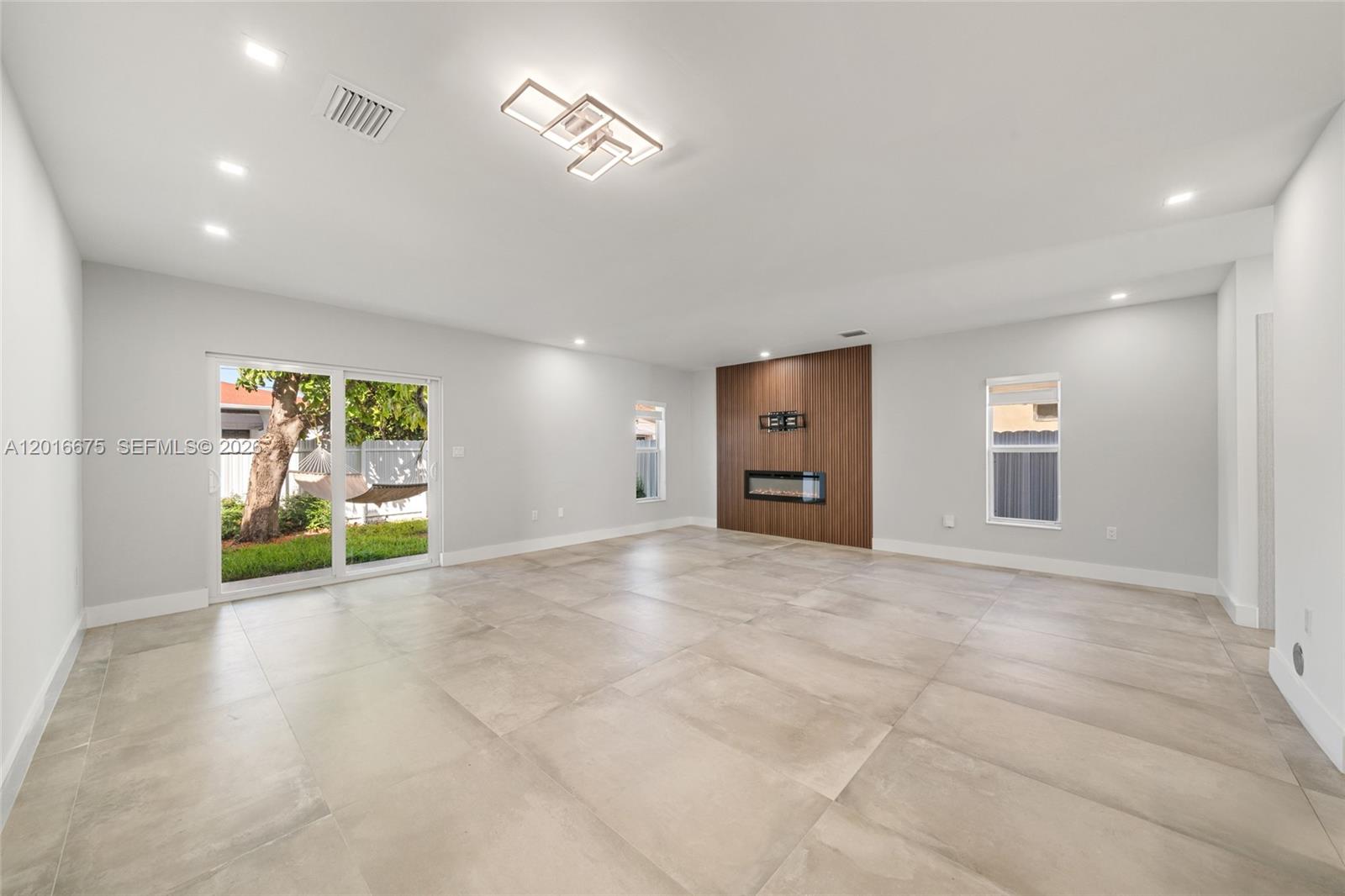 See details / 3704 sq. ft. $ 2026-05-11 0 Photo