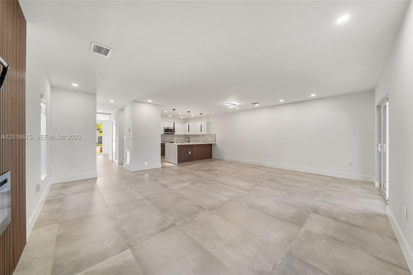 See details / 3704 sq. ft. $ 2026-05-11 0 Photo