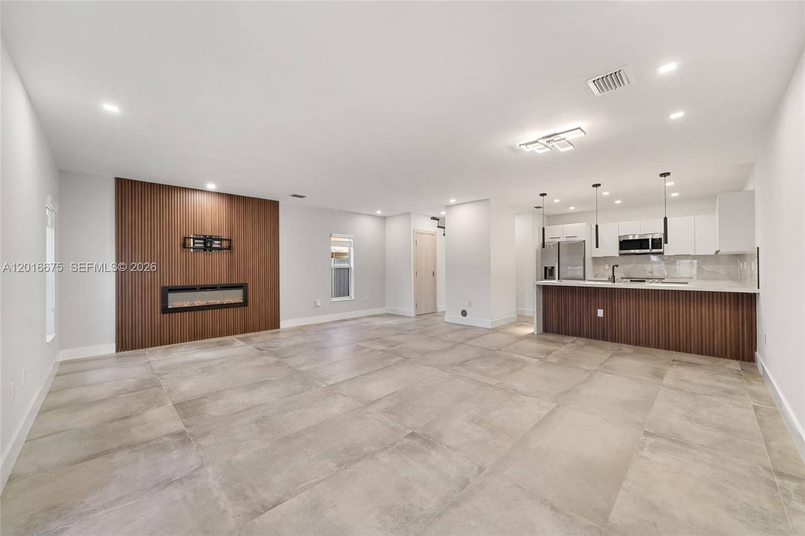 See details / 3704 sq. ft. $ 2026-05-11 0 Photo