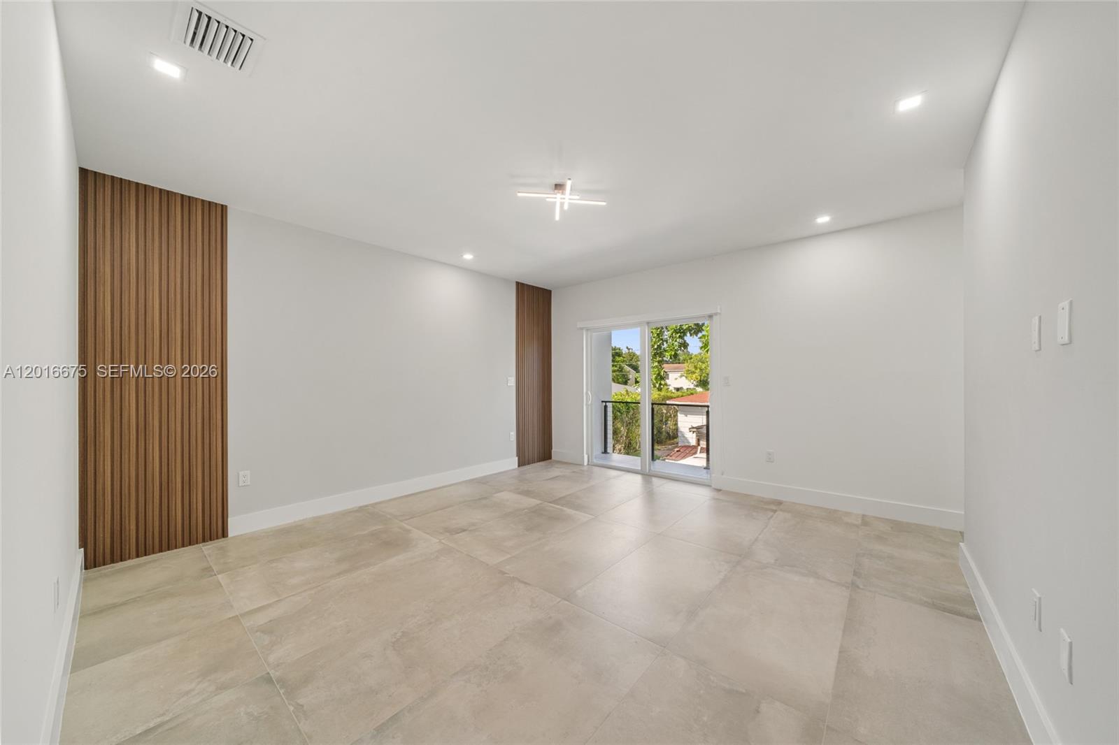 See details / 3704 sq. ft. $ 2026-05-11 0 Photo