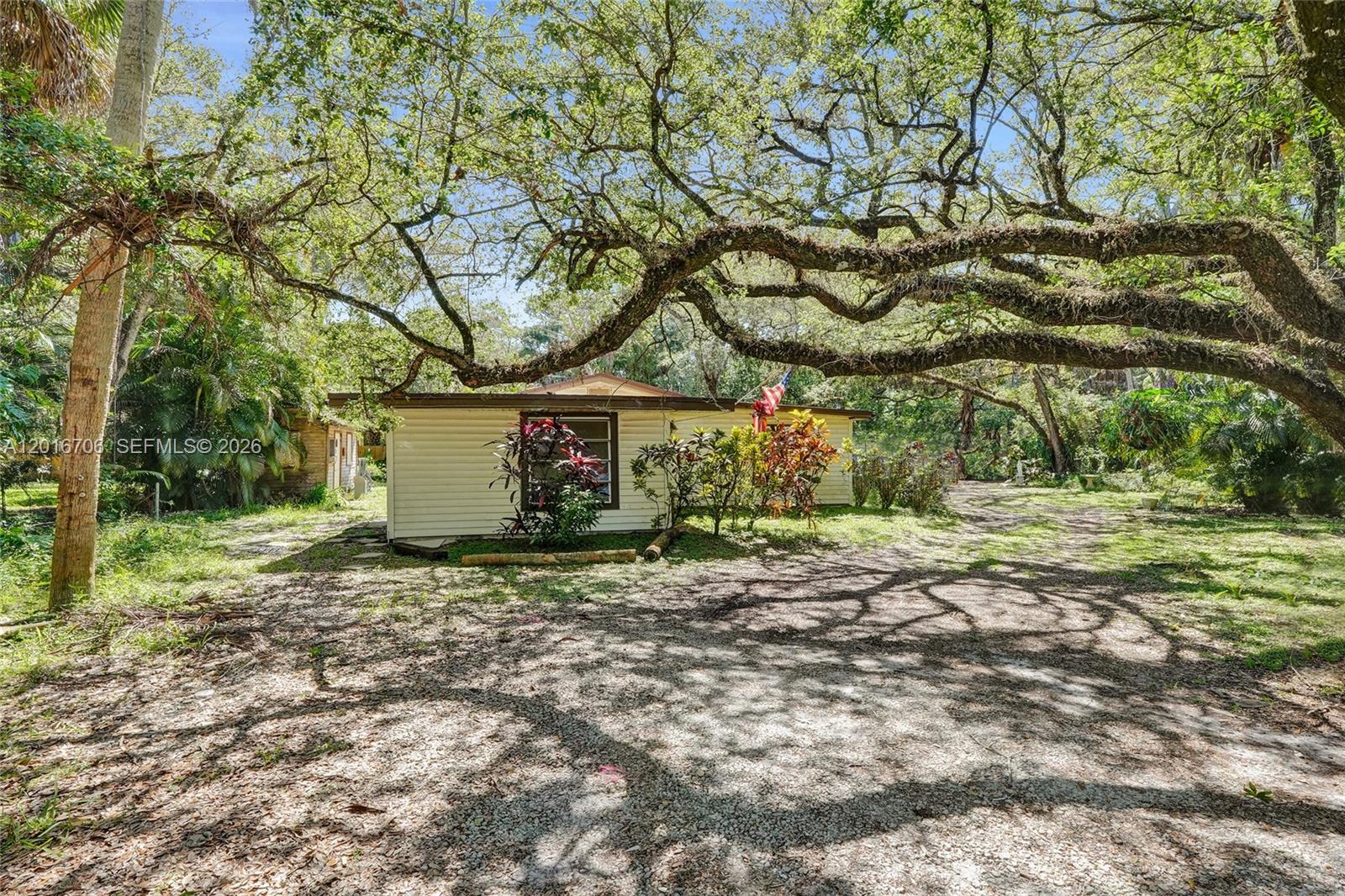 See details / sq. ft. $ 2026-05-11 0 Photo