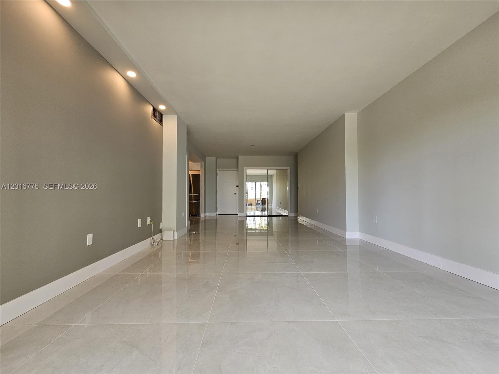 2K 1 / 2 870 sq. ft. $ 2026-05-25 0 Photo