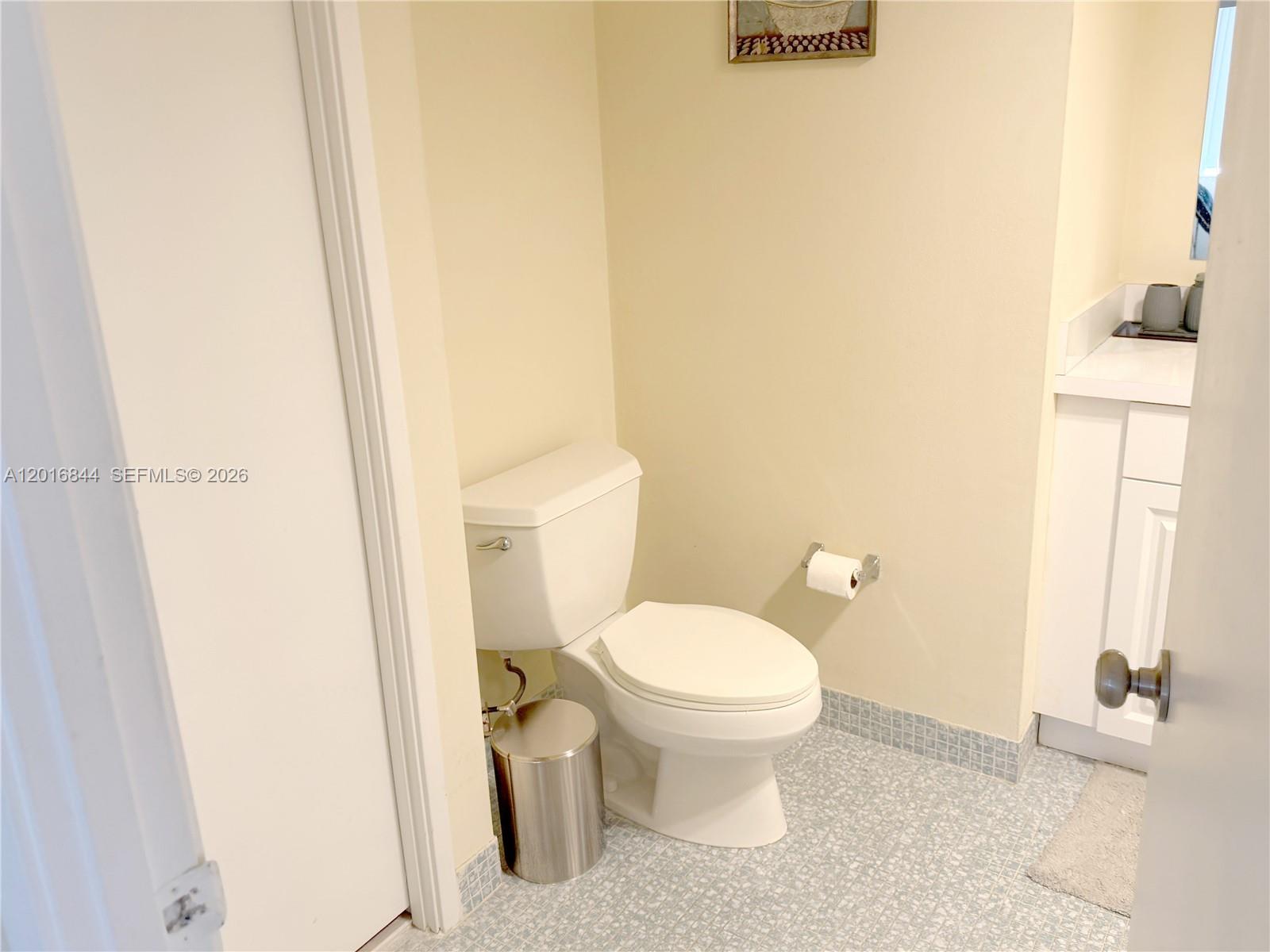 Подробнее 626W 2 / 2 1140 кв.футов $ 2026-05-11 0 Фото