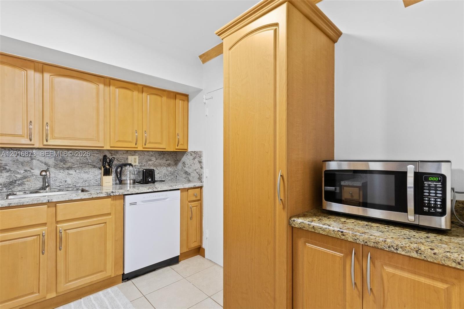 Photo of 3725 Ocean Dr  #921, Hollywood, Florida, 33019 - 