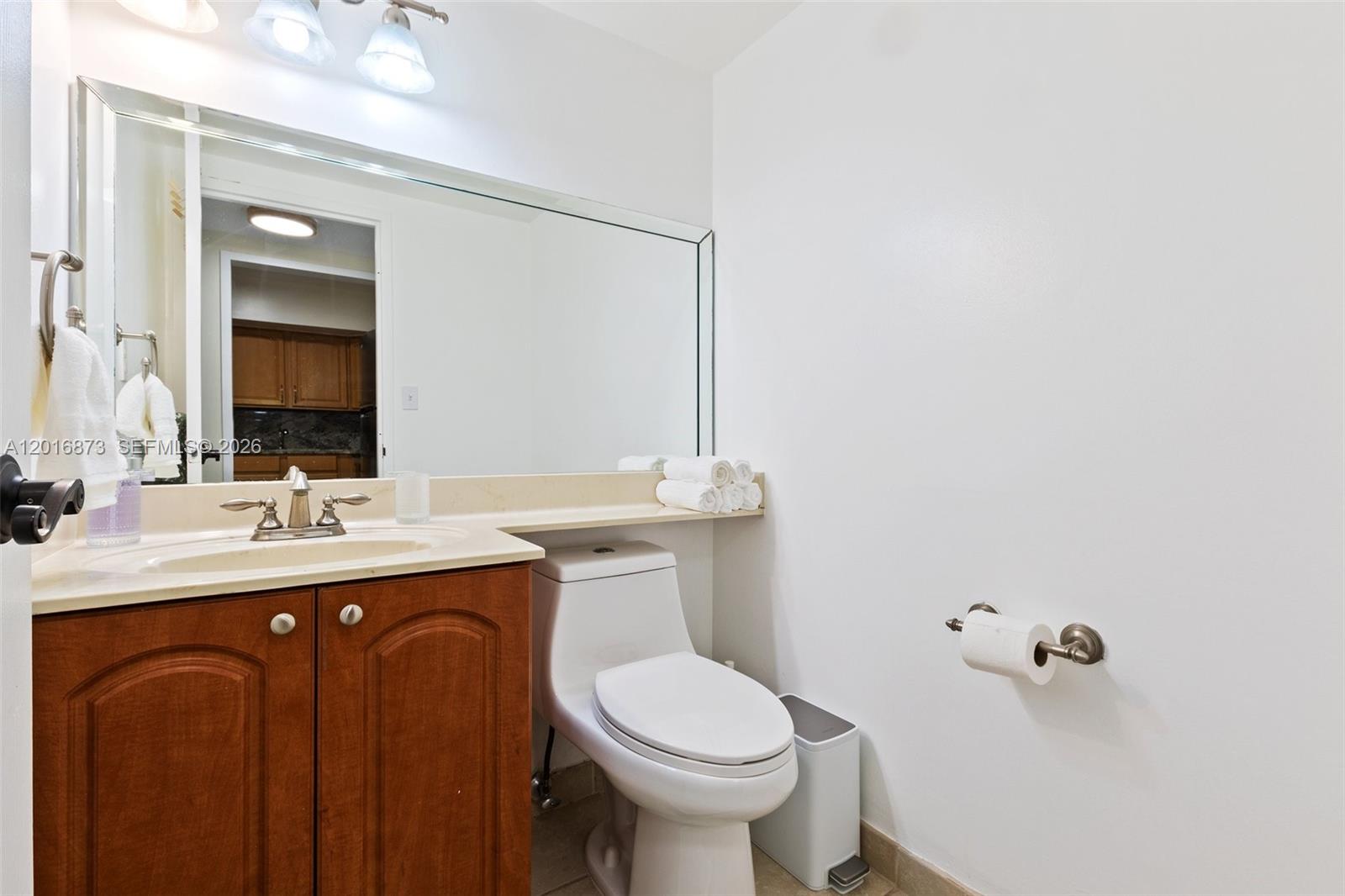 Photo of 3725 Ocean Dr  #921, Hollywood, Florida, 33019 - 