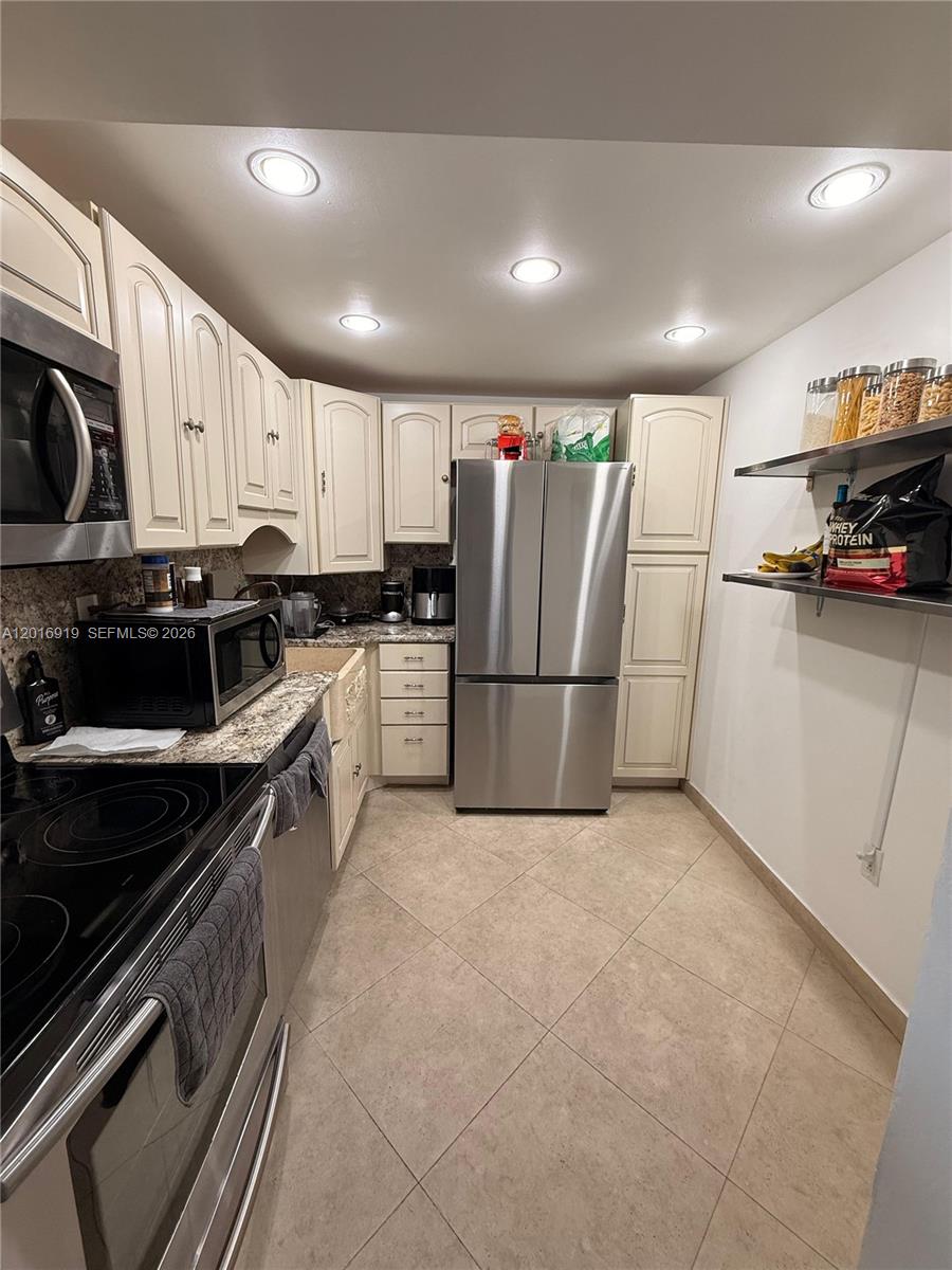 Photo of 3701 Country Club Dr  #502, Aventura, Florida, 33180 - 