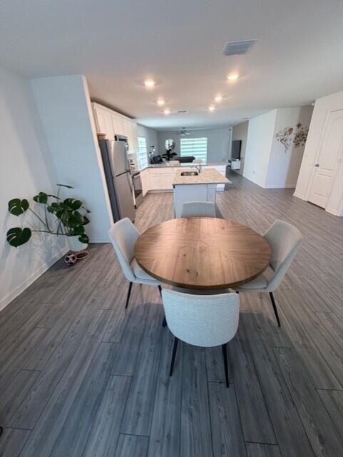 Ver detalles 1522 3 / 2 1696 sq. ft. $ 2026-06-19 0 foto