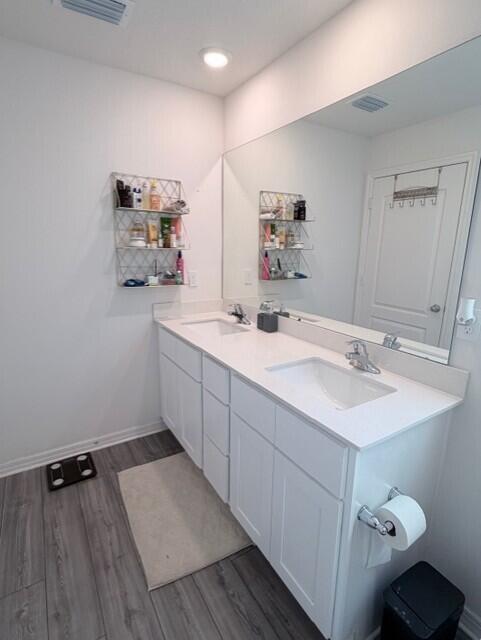 Ver detalles 1522 3 / 2 1696 sq. ft. $ 2026-06-19 0 foto