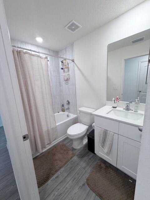 Ver detalles 1522 3 / 2 1696 sq. ft. $ 2026-06-19 0 foto