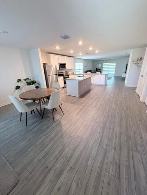 Ver detalles 1522 3 / 2 1696 sq. ft. $ 2026-06-19 0 foto