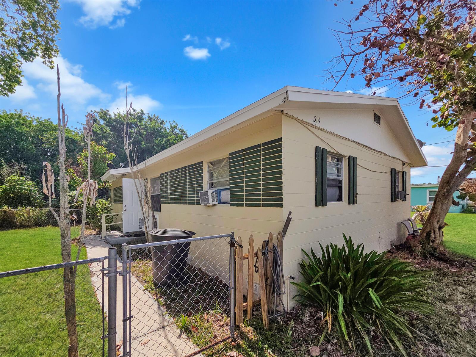  / 0 1500 sq. ft. $ 2026-06-05 0 foto