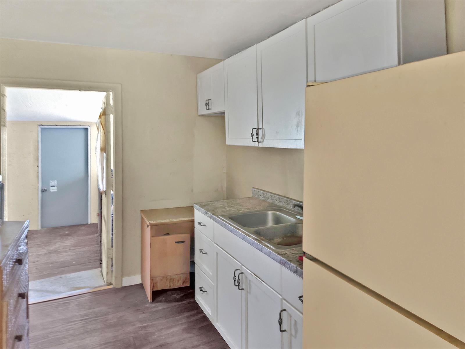   / 0 1500 sq. ft. $ 2026-06-05 0 foto